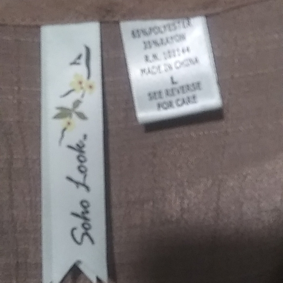 Light sheer feminine blouse in taupe shimmer fabric with lace trim - Picture 6 of 11